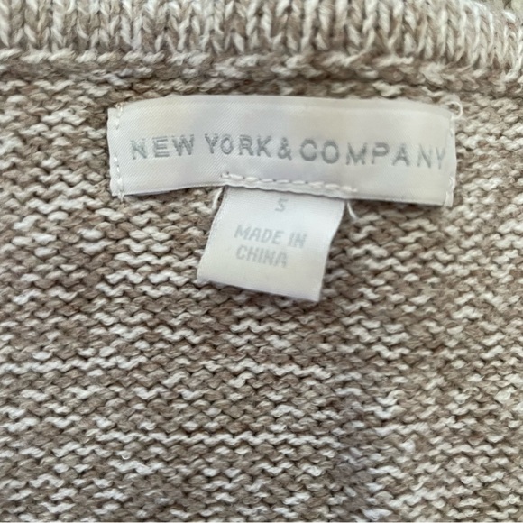*DONATED* New York & Co. | Women's Side Zip Sweater - Picture 7 of 7
